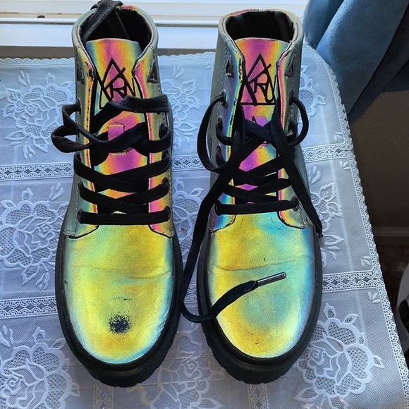 Dolls kill YRU Slayr reflective boots - Picture 4 of 6